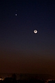 Księżyc w fazie 41 godzin po nowiu, Wenus i Mars nad zachodnim horyzontem. Parametry: 2015.02.20.18:09CSE. Obiektyw Sigma 4-5.6/70-300 DG APO + N.D300,(86mm,f4). Exp.4sek. ISO640. 