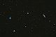 Fotografując bogactwo Kosmosu, często w polu widzenia astrografu może pojawić się więcej interesujących eksponatów. Tak jest w przypadku efektownej pary, mgławicy planetarnej M-97 Sowa i galaktyki M-108. Mgławica Sowa, (w kadrze po lewej) to szczątki umierającej gwiazdy, która w cichym spazmie odrzuciła w przestrzeń swoją zewnętrzną atmosferę, pozostając w centrum mgławicy jako gorący biały karzeł. Światło z Sowy biegnie do nas około 2,5 tysiąca lat. Galaktyka M-108 to już inna bajka, inny wymiar, inna klasa. Odległość do niej oceniana jest na 45 milionów lat świetlnych :). Parametry:2018.04.18-19.23:11-00:03CWE.Newton 250/1520+MPCC+N.D810.Exp.5x240sek.ISO1600