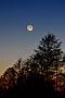 WIECZORNE LATARNIE II. Księżyc, Merkury i Plejady nad zachodnim horyzontem.Parametry:2009.04.26.20:52CWE.Sigma70-300APO,(120mm.f5.6)+N.D300.ISO800,exp.4sek.