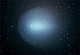 KOMETA HOLMES (EWOLUCJA 2). Kometa 17P/Holmes niczym duch z odległej przeszłości wędrowała przez nasz Układ Słoneczny. Podczas tej sesji musiałem użyć mniejszego teleskopu, bo jej olbrzymia głowa nie mieściła się już w polu widzenia Newtona 250mm., na ogniskowej 1520mm. W dalszym ciągu widoczna była gołym okiem, świecąc dostojnie w gwiazdozbiorze Perseusza. Więcej informacji pod dwoma poprzednimi jej zdjęciami. Parametry:2007.11.28.18:31-19:17CSE.Reflektor Newtona 205/907,(f5+D70s,w ognisku głównym teleskopu).Exp.8x120sek.ISO1250.Położenie komety korygowane na 19:17.Niebo przeciętnej jakości,lekko zamglone i skażone sztucznym światłem. Zdjęcie zdobi pierwszą stronę okładki Uranii-Postępów Astronomii nr1/2008. 